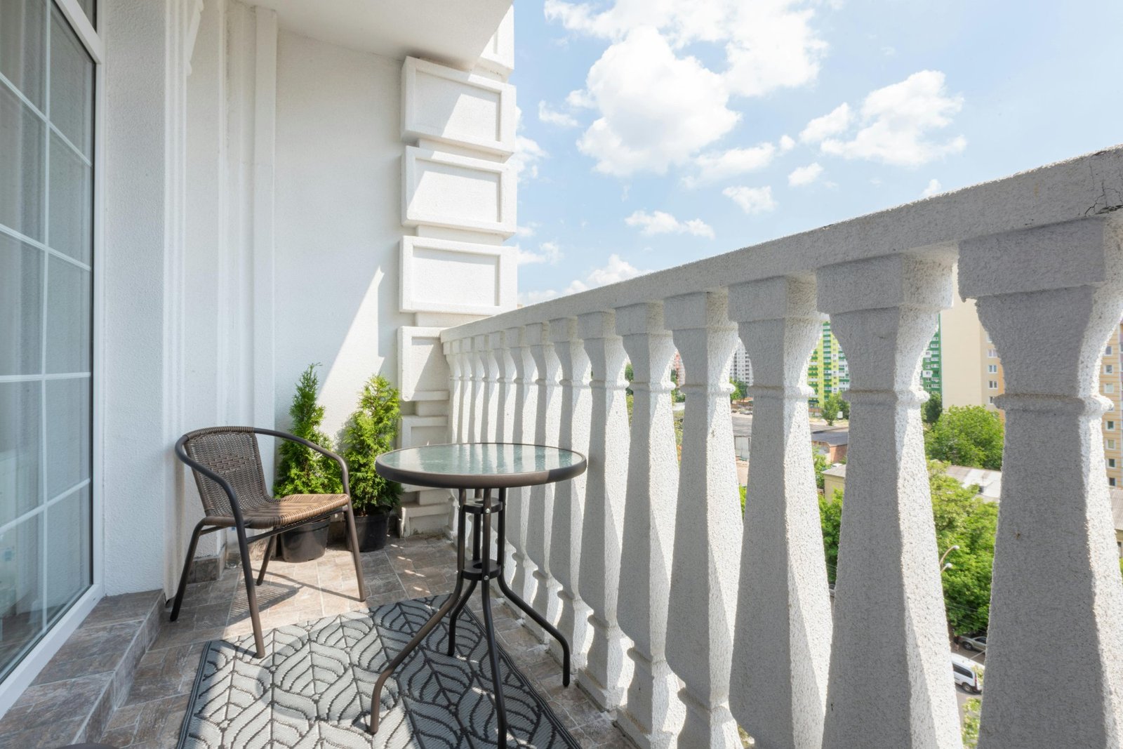 int-balcony